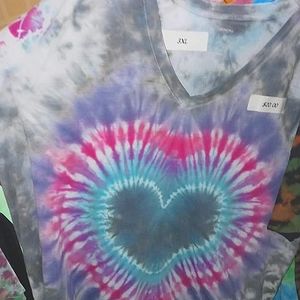 Brand new never worn Women's 3XL Custom Heart Tie Dye Vneck tshirt